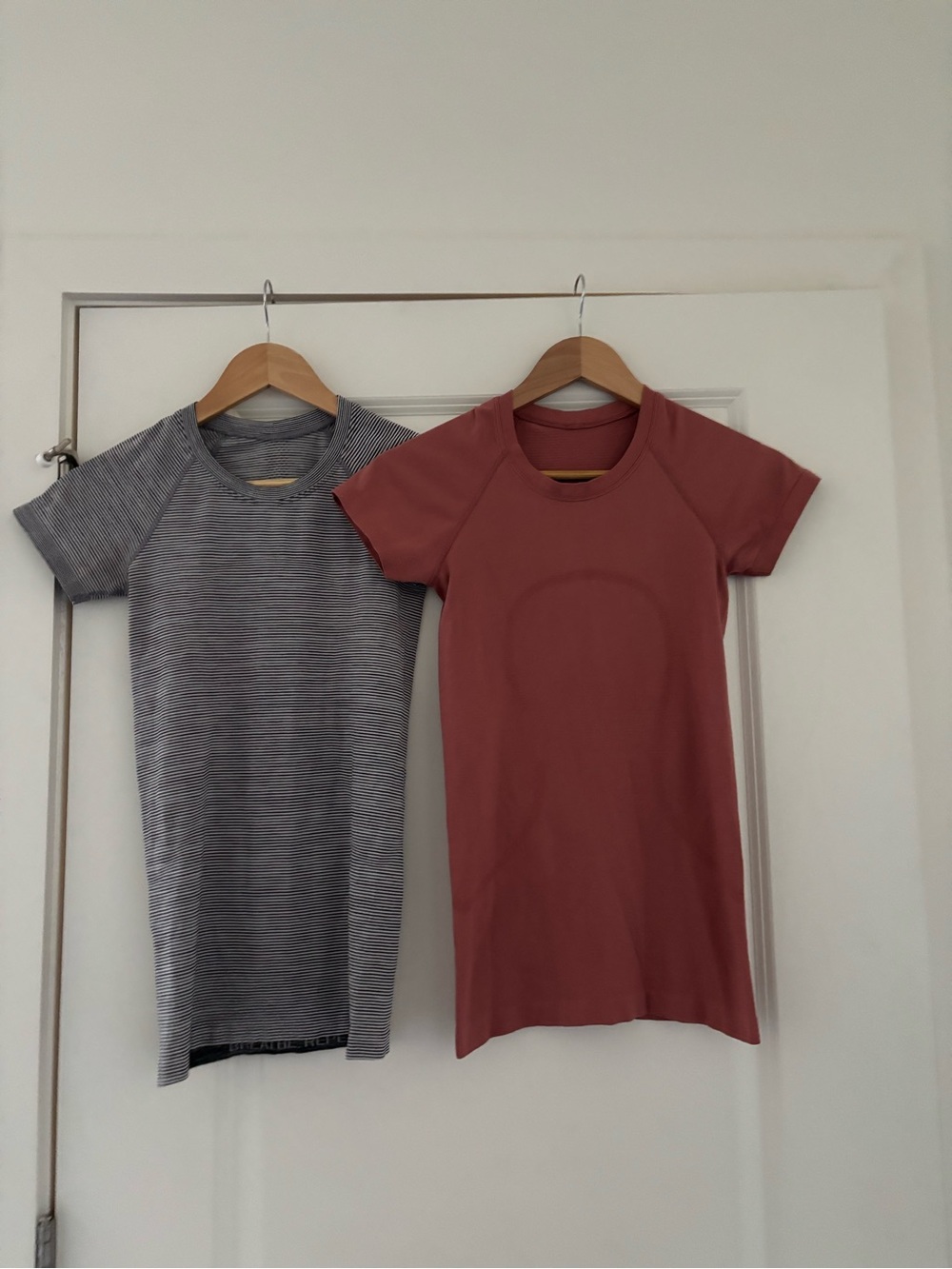 Bundle Lululemon Swifty Tech Short Sleeve Tops Briar Rose Black White Stripe 2 - Picture 2 of 11